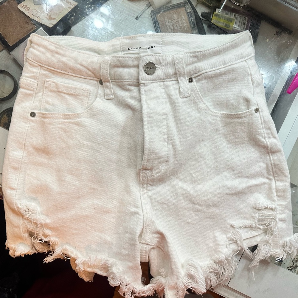White Risen Shorts